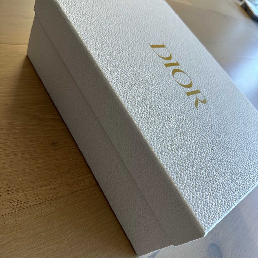 Dior Gift Box - Picture 3 of 3